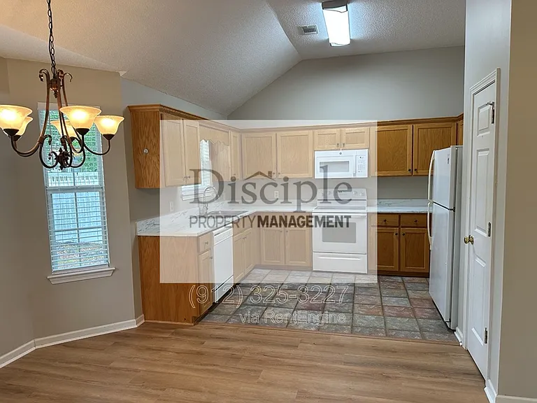 355 Shady Oak Cir — Photo 9