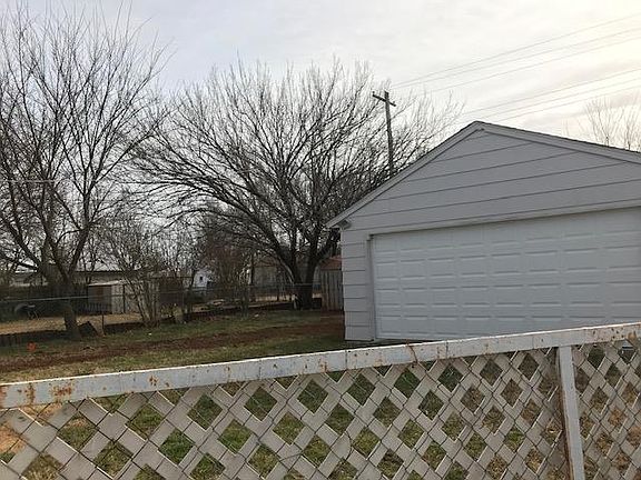 2nd image of 4016 Pine Ave