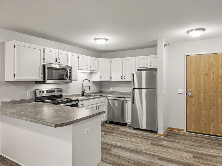 Creekside Commons Apartments — Photo 16