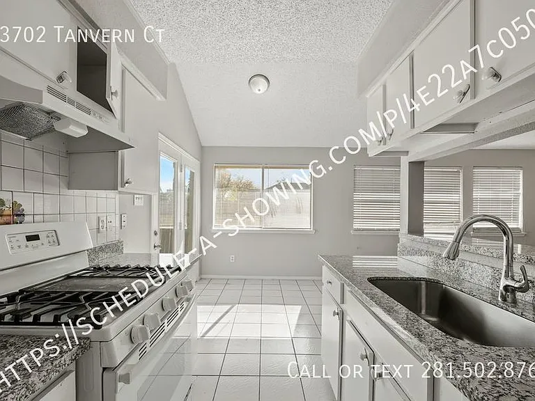 13702 Tanvern Ct — Photo 5