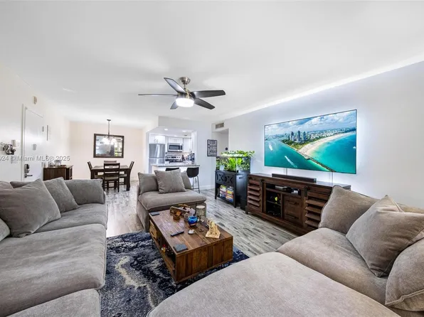 7925 SW 86th St APT 903, Miami, FL 33143