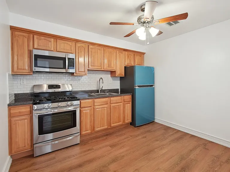 140 Hopkins Ave #3 — Photo 6