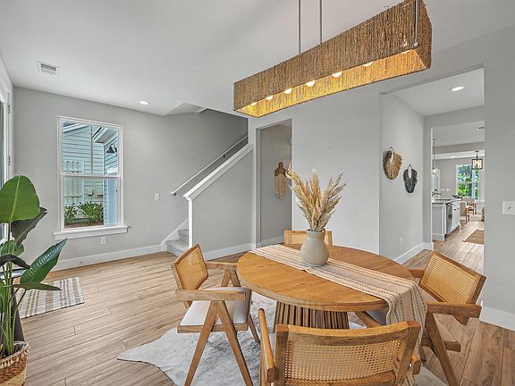 5th image of 405 Ripple Park Dr