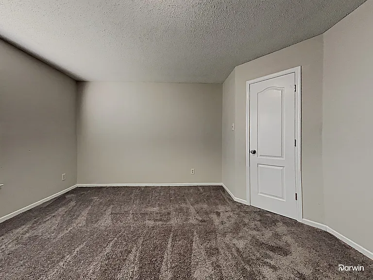 1933 Southernwood Ln — Photo 17