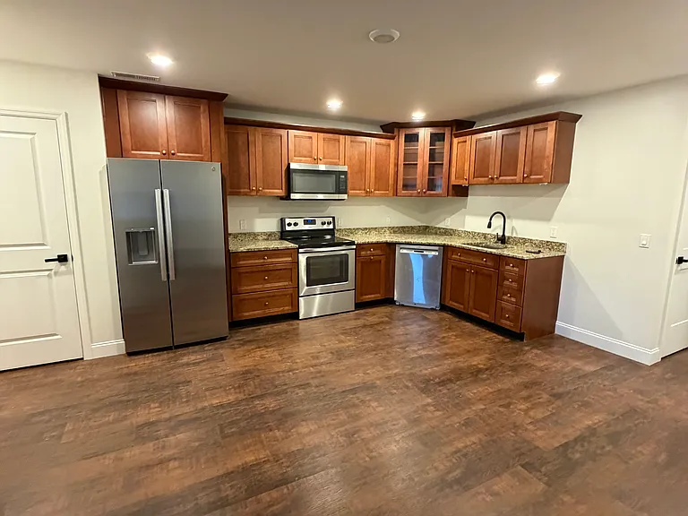247 Poplar Ave — Photo 4