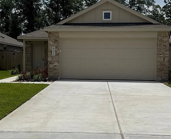 932 Capracotta Dr — Photo 1