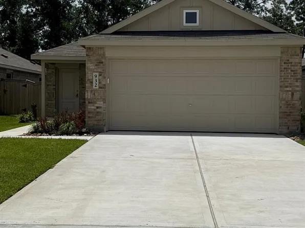 932 Capracotta Dr, Huffman, TX 77336
