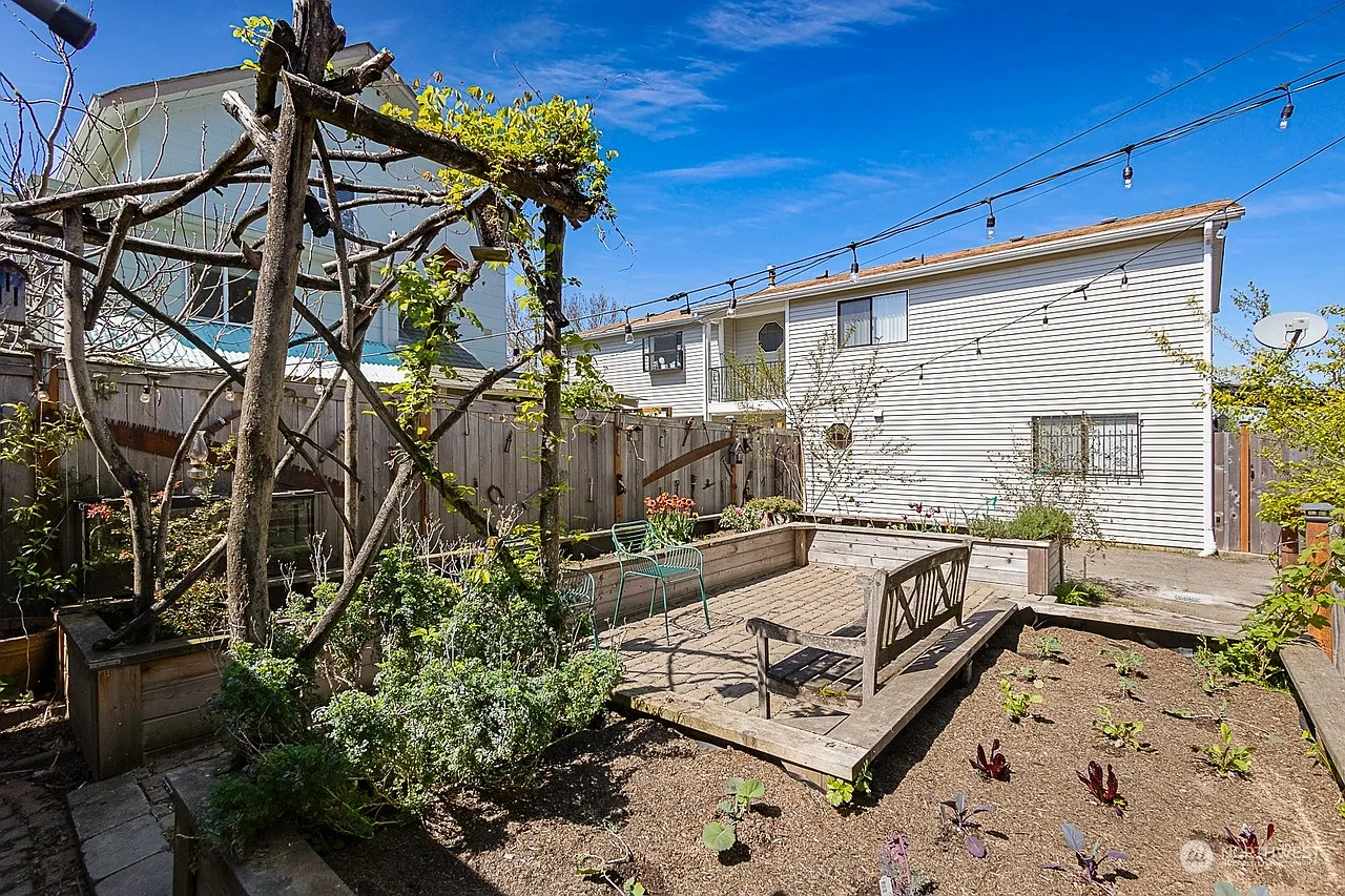 3014 21st Ave S — Photo 2