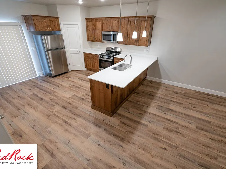 493 N 550 W — Photo 27
