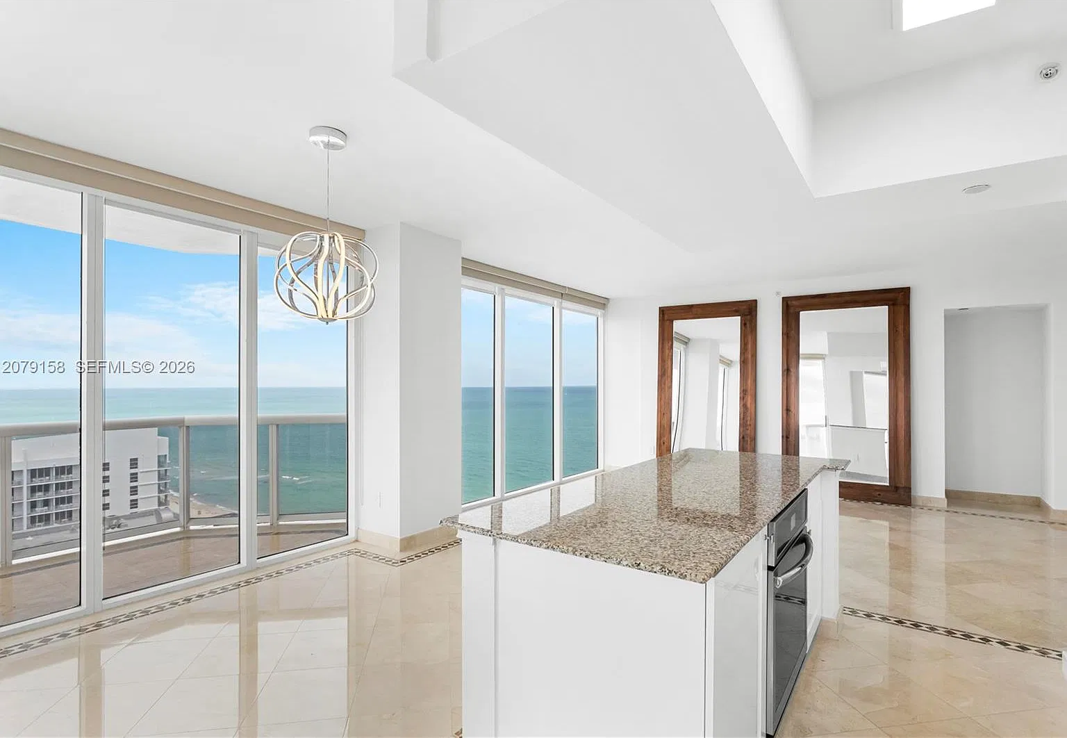 Blue Diamond Condo — Photo 1