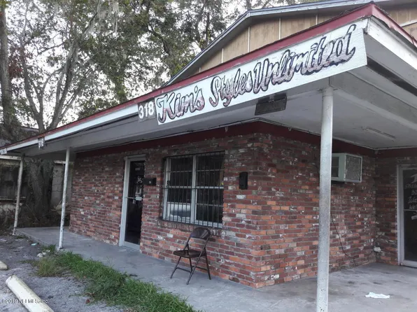 318 N 11th St, Palatka, FL 32177