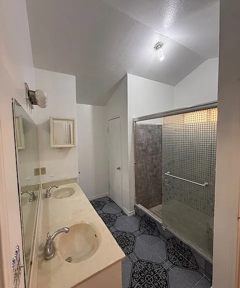 4908 S Clear Creek Rd — Photo 12
