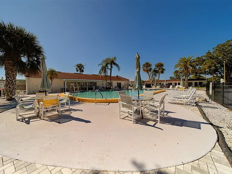 13827 Mission Oaks Blvd — Photo 39