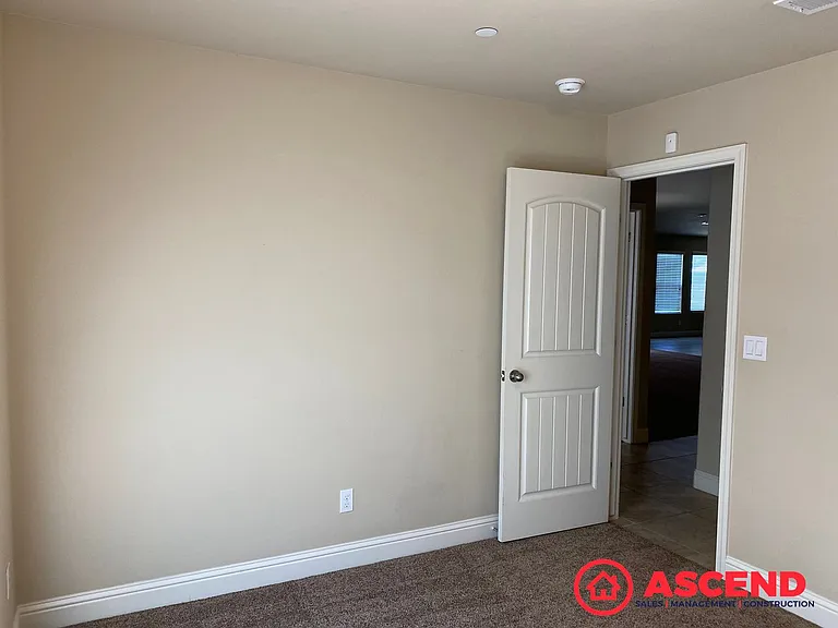 9403 Mountain Peak Ln — Photo 6