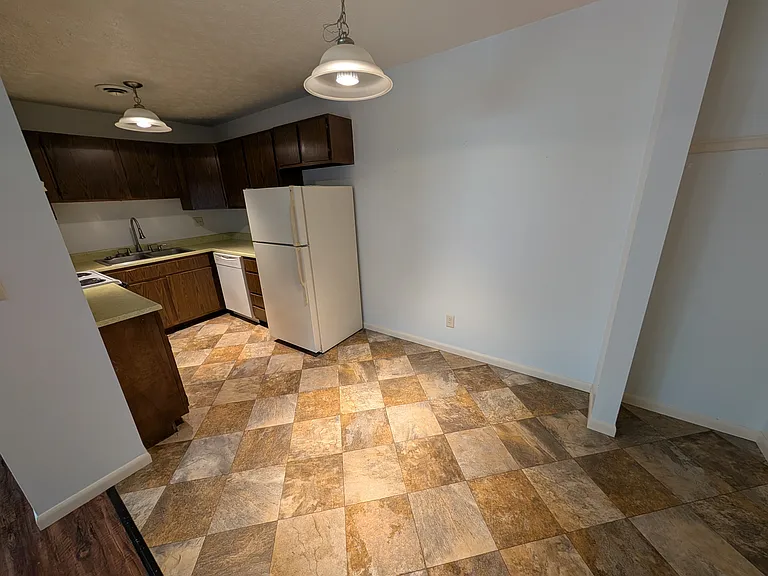 509 S Detroit St #5 — Photo 5