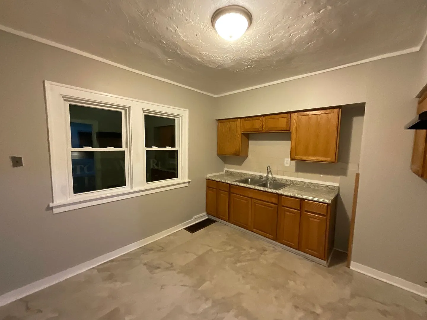 4384 East 136th Street — Photo 2