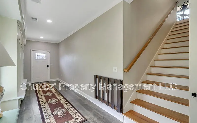 4 bed, 2.5 bath, 2143 sqft, $2,550 — Photo 3