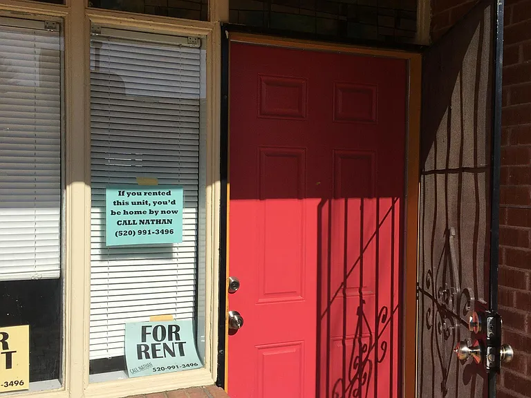 1041 E 9th St — Photo 3