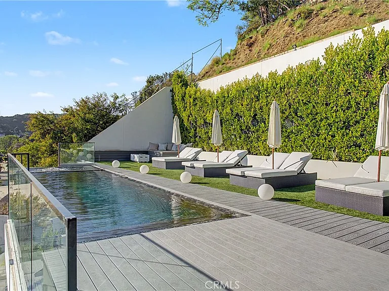 9459 Beverly Crest Dr — Photo 61