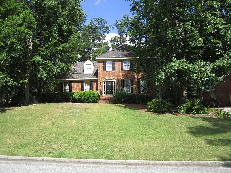 4185 Knollcrest Circle North : Welcome home! This beautiful home in Springlakes can be yours!