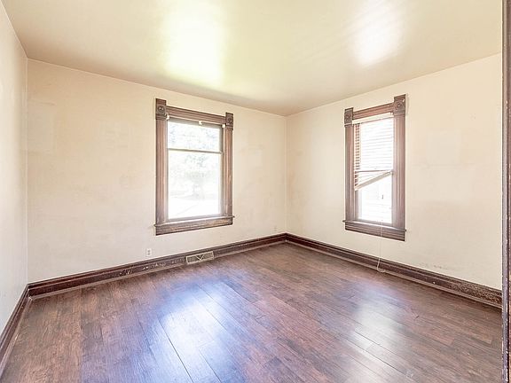 4th image of 738 S 1st St