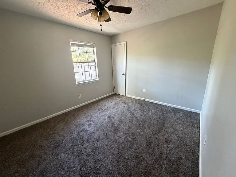 812 Ridgewood Way — Photo 12