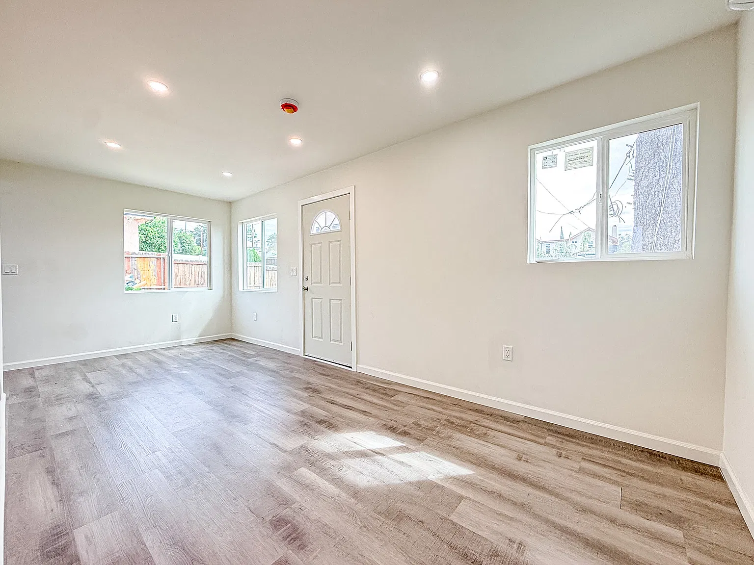 Studio, 372 sqft, $1,400 — Photo 4