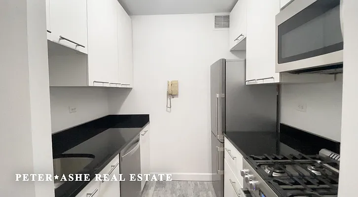 Rented by Peter Ashe | media 4