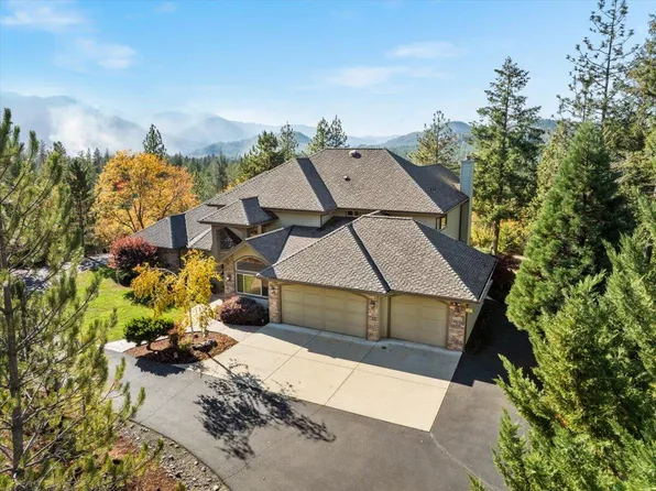 596 Bellewood Dr, Grants Pass, OR 97527