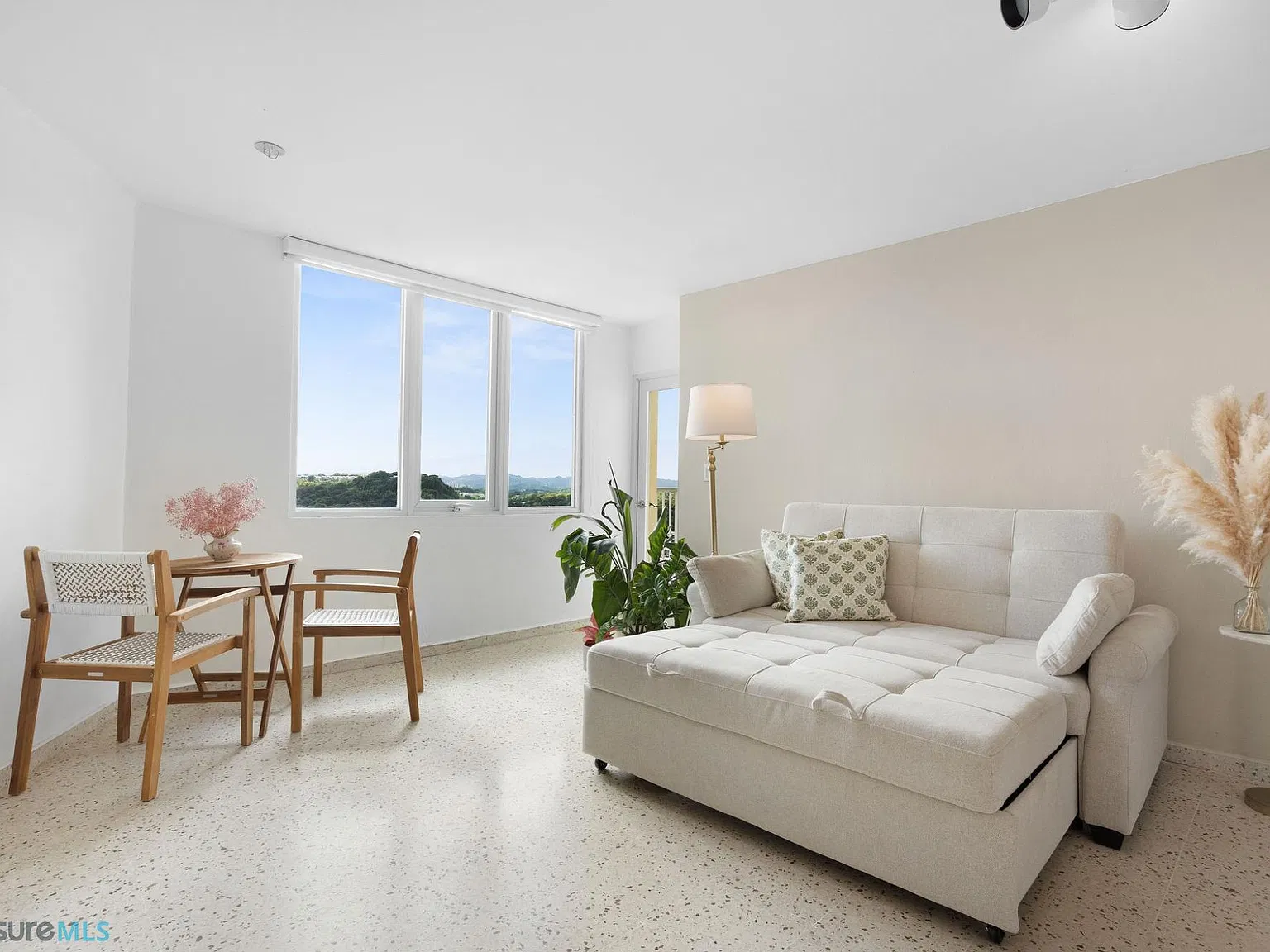 Concordia Gardens I (Condominio) — Photo 3