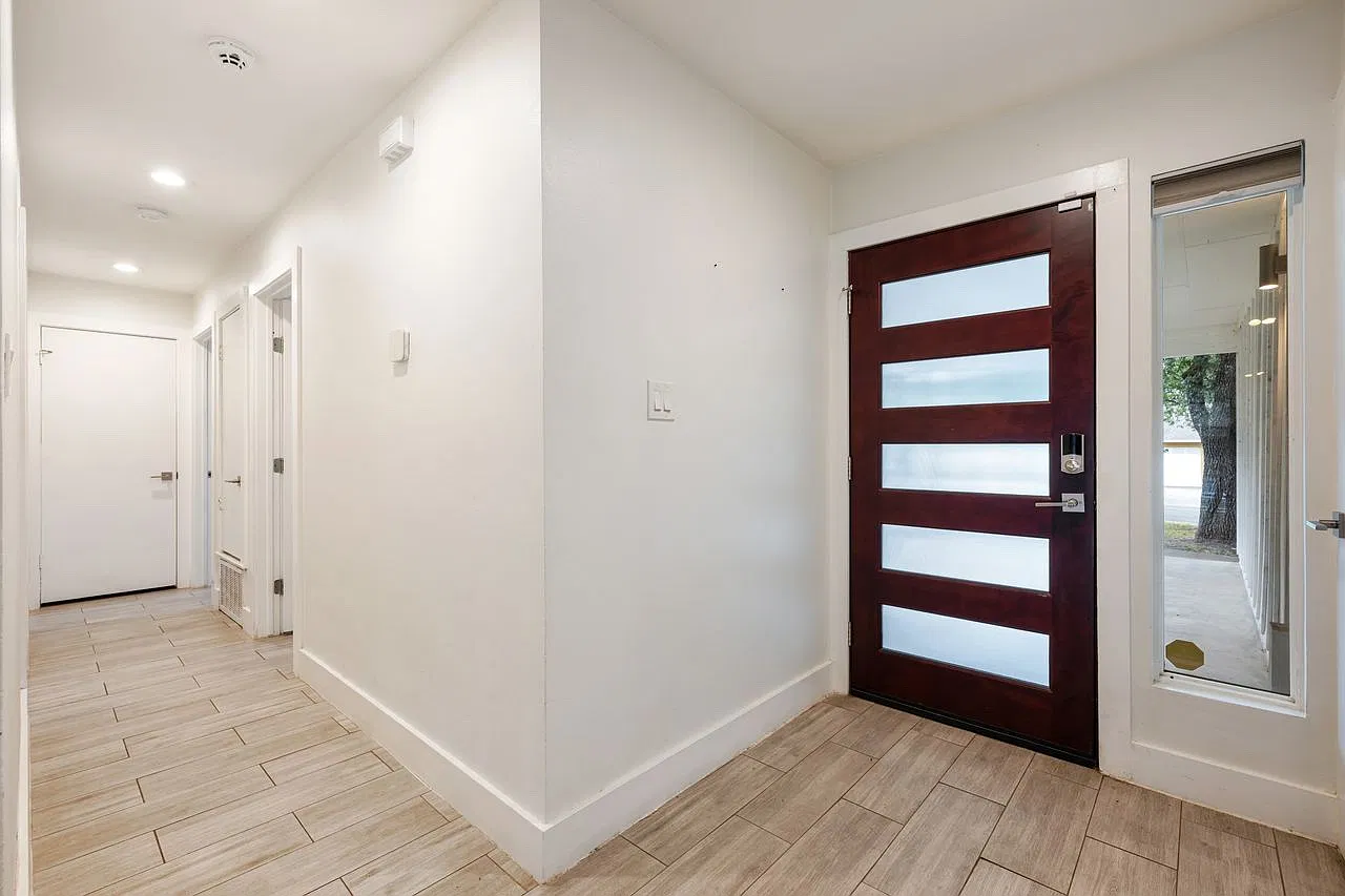 3 bed, 1465 sqft, $3,000 — Photo 2