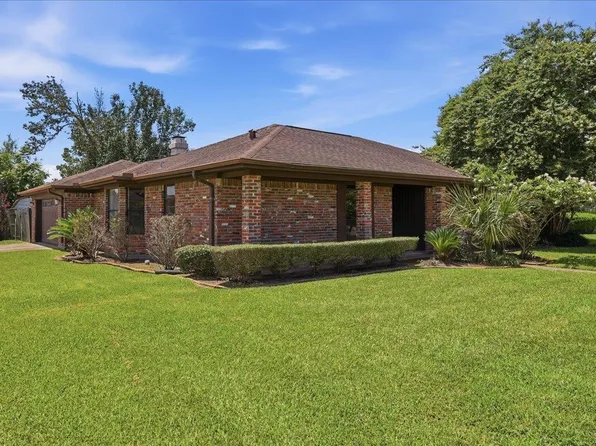 8240 Killian Ln, Beaumont, TX 77706