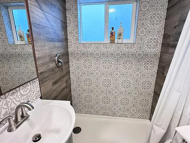 Full Bathroom
