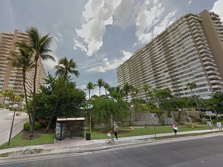 1950 S Ocean Dr #1 — Photo 12