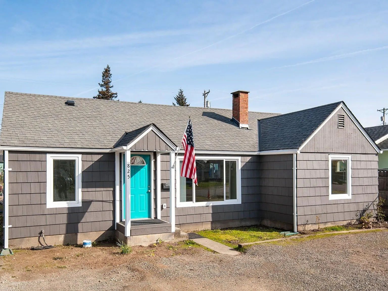 3 bed, 1.5 bath, 1050 sqft, $2,400 — Photo 2