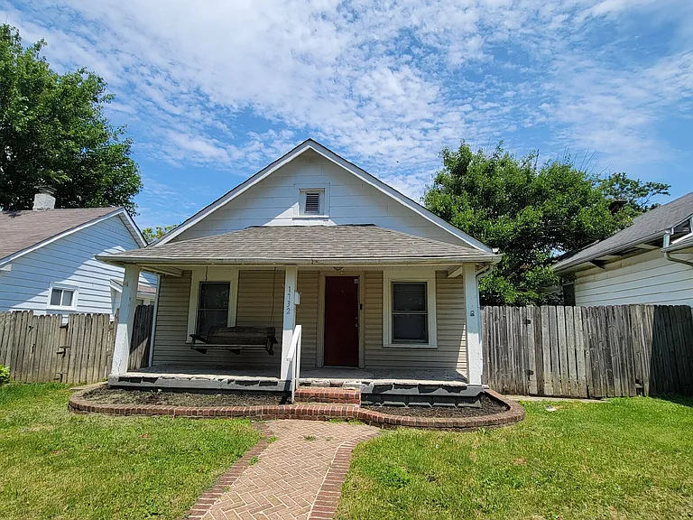 1732 E Kelly St — Photo 1
