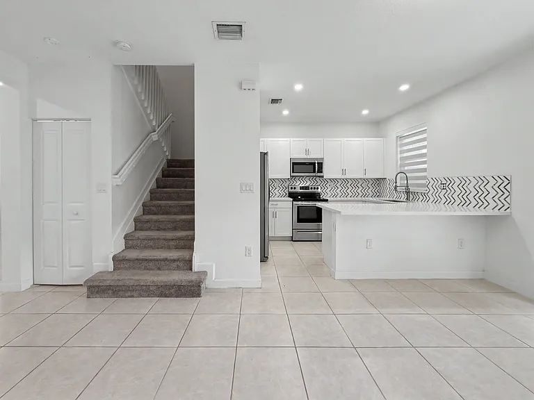 2644 SE 15th Ct — Photo 9