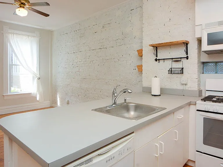 1129 N Winchester Ave #3C — Photo 5