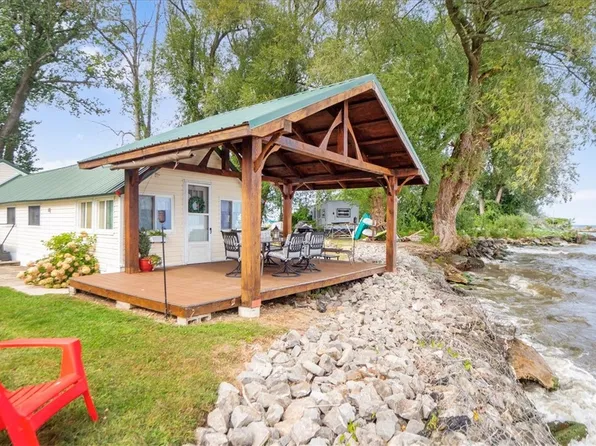 5025 Lake Rd #1, Williamson, NY 14589