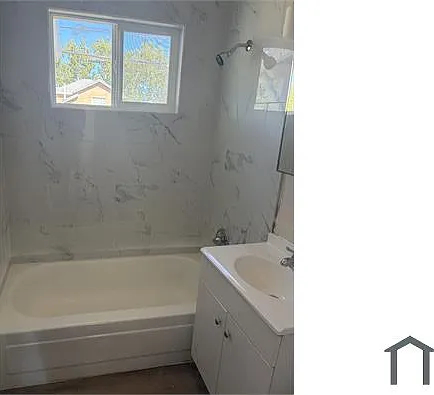 1204 Roanoke Ave — Photo 1