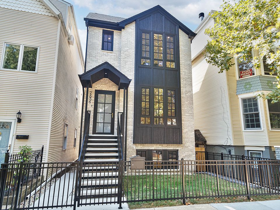 1st image of 2636 N Marshfield Ave