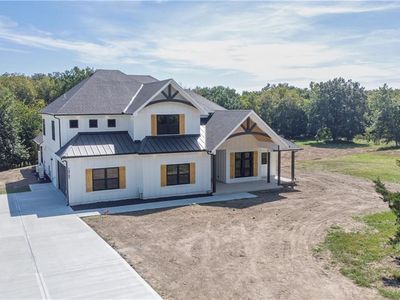 10707 S Hunt Rd, Lone Jack, MO, 64070