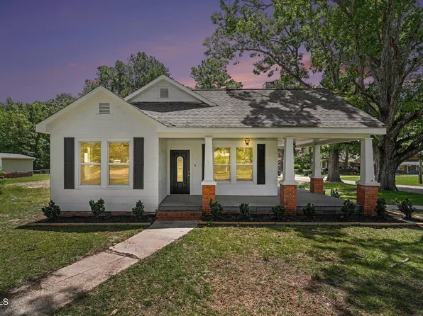 207 Old Post Rd, Erwin, NC 28339
