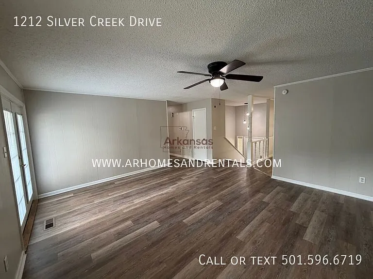 1212 Silver Creek Dr — Photo 4