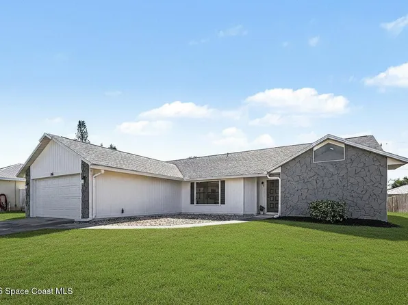 786 Hamm St NW, Palm Bay, FL 32907