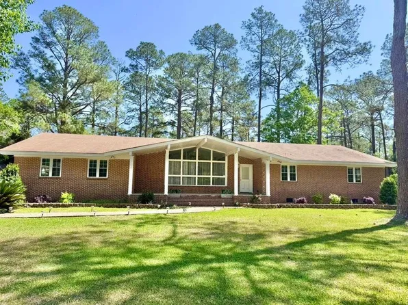 1333 Fairview Dr, Moultrie, GA 31768
