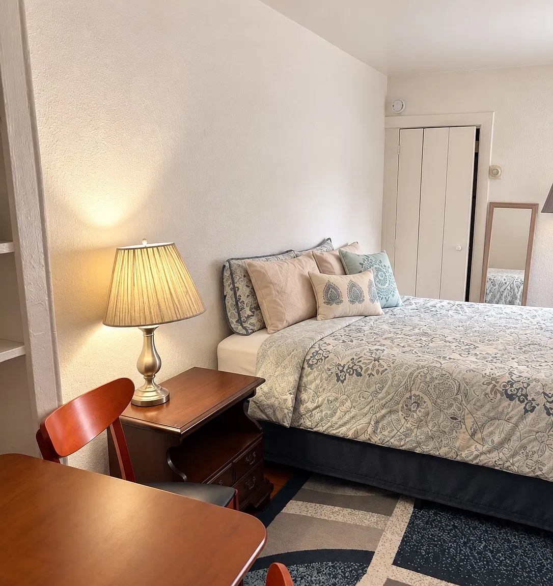 Studio, 300 sqft, $1,490 — Photo 2