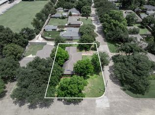 9904 Ontario Ln, Dallas, TX 75220