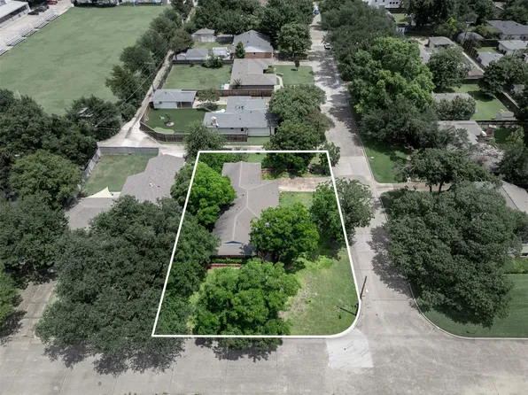 9904 Ontario Ln, Dallas, TX 75220