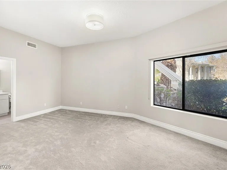 13 Dovetail Cir — Photo 46